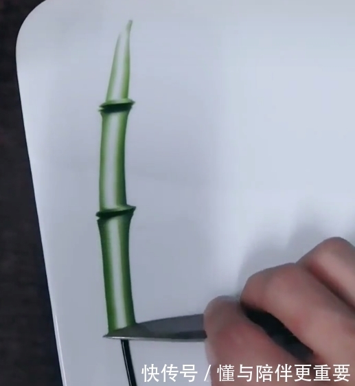 画师用果酱画竹子小鸟,独特手法震惊全场,网友:天使吻过的手