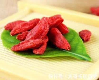 绿茶|医生告诫用枸杞泡水喝,谨记“三不要”,要不喝了也是白喝!