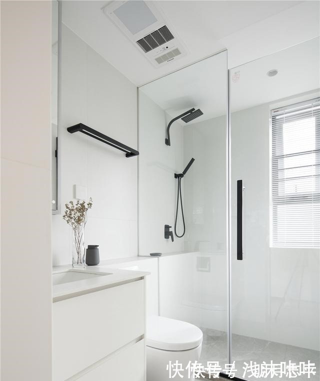 开放格|一家四口110㎡,入户花园改成榻榻米,全屋打满收纳柜,很实用!