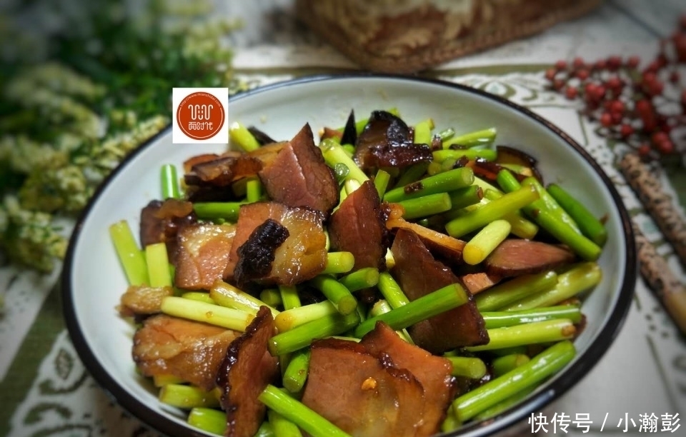 蒜薹|饭店最火的家常菜,10块钱不到,两三下就炒好,家人吃过都说好