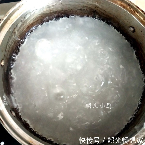 教你简单家庭自制凉粉，味道超好吃，掌握这个诀窍就能一次成功！