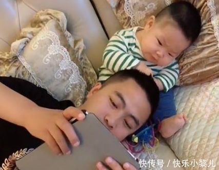奶爸|“懒惰奶爸”带娃火了,萌娃内心:腿都给我压麻了,心里没点数?
