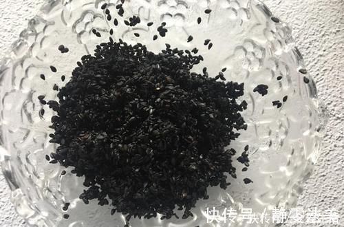 黑芝麻|山药营养丰富,加入黑芝麻做成山药糕,香甜绵软,孩子很喜欢