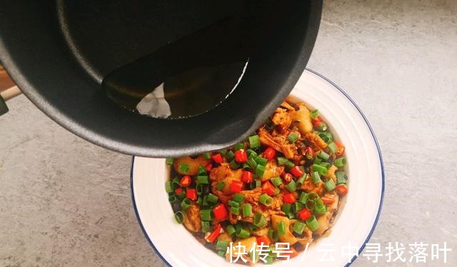 营养物质|猪大肠配上豆豉，酱汁浓郁，脆嫩可口！