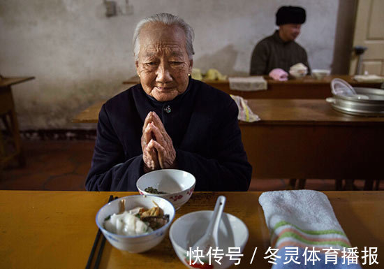 习惯|寿命短的人,吃饭的时候都有这3个习惯,只占一个也要赶紧改