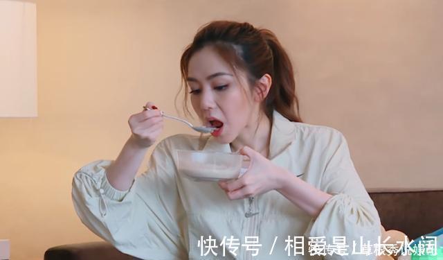 早餐|有一種罕見的早餐叫鄧紫棋,當你看到她放了什么,難怪吃碗不怕胖