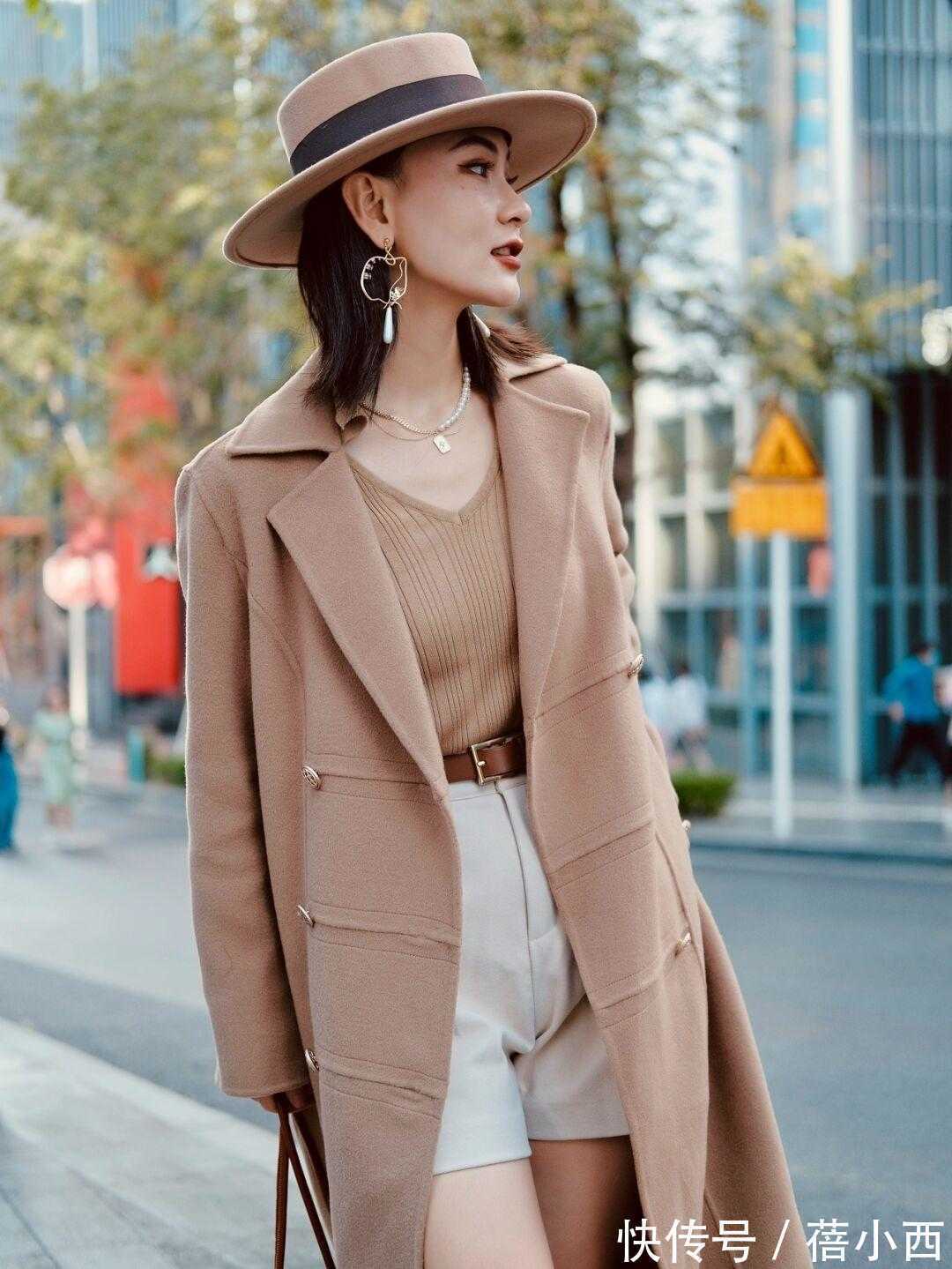 用力过猛|见过大场面的女人，秋冬都喜欢穿“大地色大衣”，时髦高级又大气