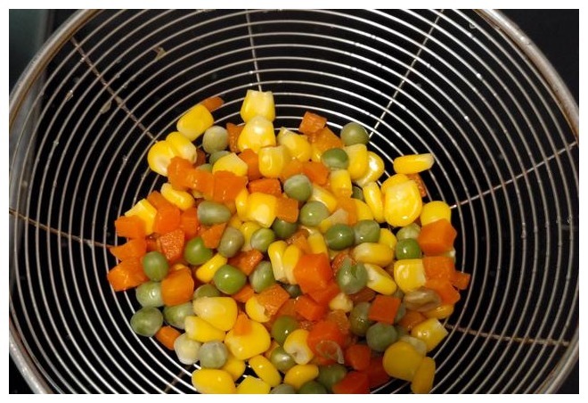 在家做披萨原来这么简单,学会再也不用叫外卖,底部酥脆咸香软糯