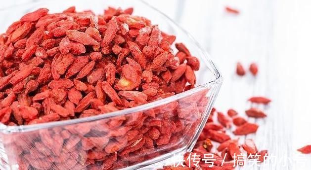 菊花|枸杞加点“料”,坚持喝上一周,你的肾和肝一定会很“感激”你