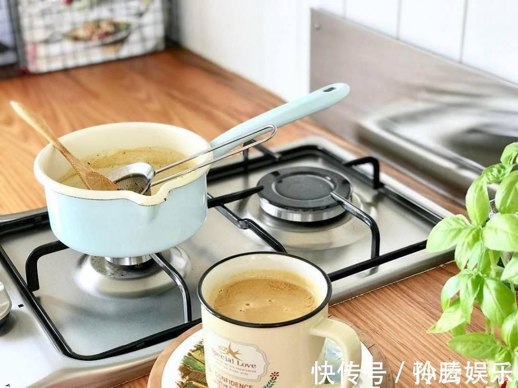 阿姨|55岁不结婚,晒房间引100万人点赞生活好不好,看卧室就知道