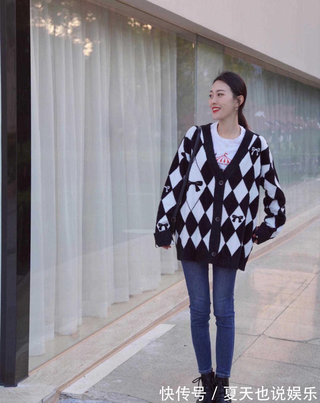 非主流 紧身牛仔裤可不是什么非主流单品,冬天穿它出门,遮肉显瘦又显高