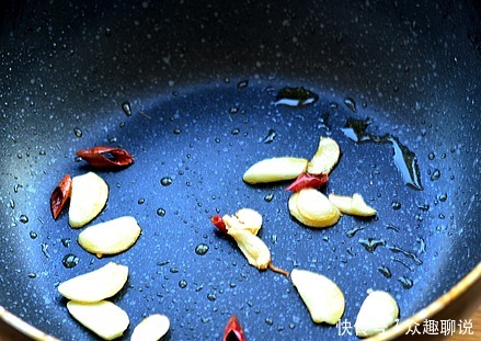 炒杏鲍菇总是不入味?学会这个杏鲍菇做法,口感鲜香吃着还入味