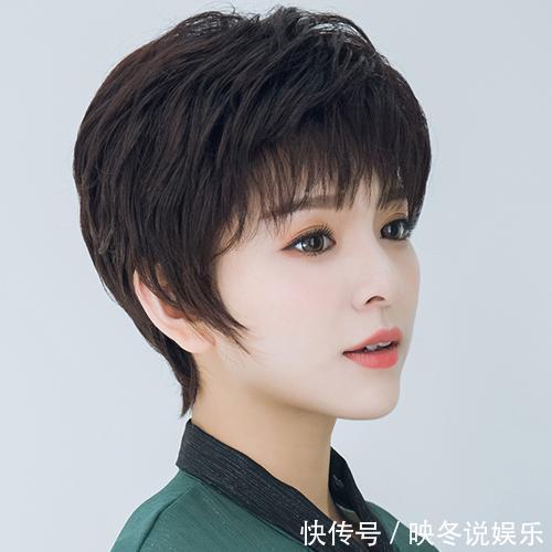假发|四十多岁的女人别瞎烫头,搞不好太老气,这6款发型让你年轻十岁
