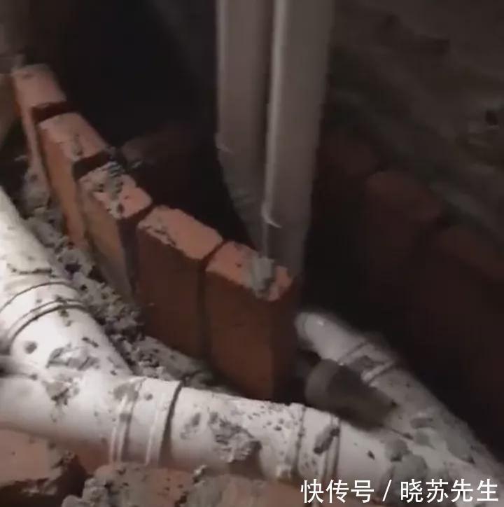 水管|水电工这样给我家布置下水管道，真的让我很满意不得不竖起大拇指