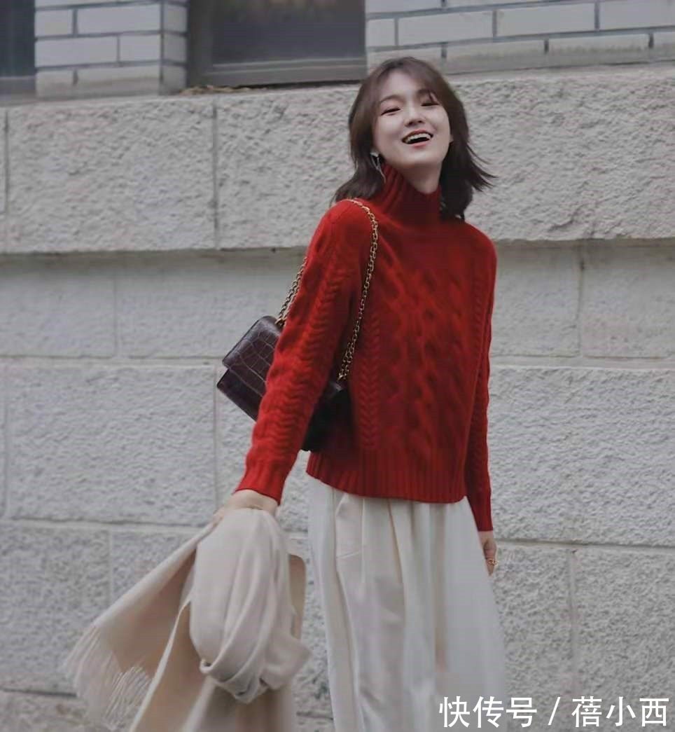 毛衣|“高领毛衣”怎么穿才洋气?建议搭配这4件下装,照穿就很显气质