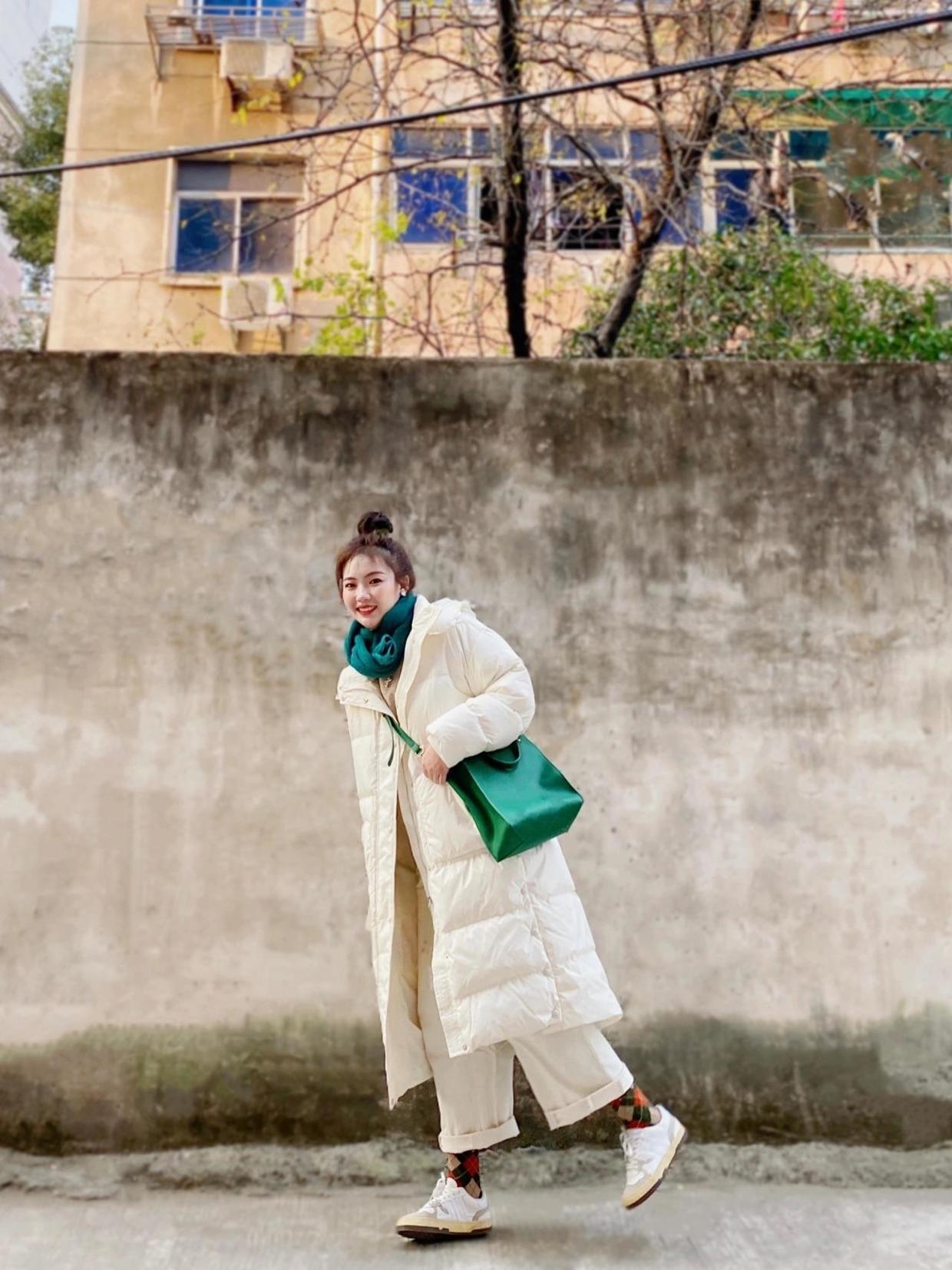 茧型 这是什么神仙搭配?超长款羽绒服让你暖暖过冬,无惧寒风