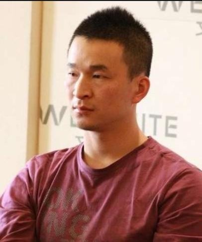 旭日阳刚|草根歌手旭日阳刚:一个再度翻红年入百万,一个回归田园种菜种田