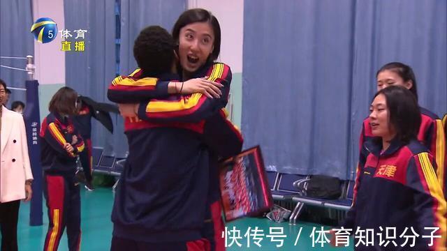 小美|小美瓦尔加斯回到费内巴切身披20号球衣,答应下赛季再来天津女排