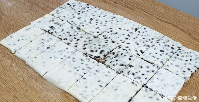 平底锅|红豆饼不一样的做法，外面根本买不到，简单又好吃，4分钟就出锅