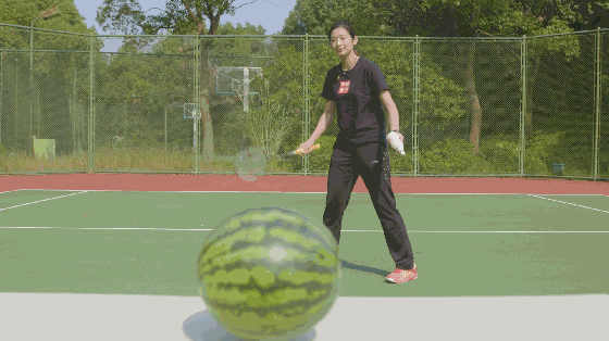 林丹|球类运动的速度王者，时速可达493公里，羽毛球击碎西瓜你也可以