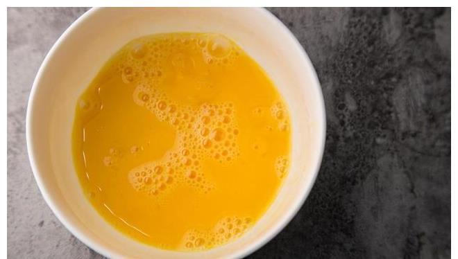 带鱼段|炸带鱼,有人调面糊,有人直接炸,大厨:都不对!这才是正确做法