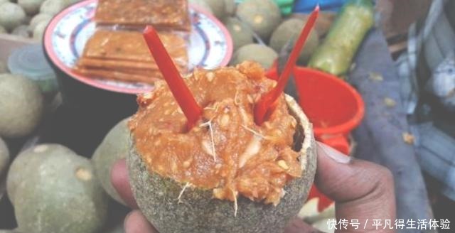 在东南看到这种水果,万不可尝试!10元一个,果肉还糜烂不堪!