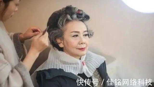 打理 年过七十就别再纠结要不要染发,显老的不是白发,是不适合的发型!