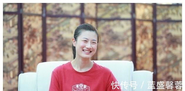 潘粤明|甜蜜约会,丁宁男友身份被扒出,身高185大有来头,或成下个王!
