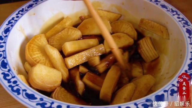 秋冬多吃萝卜,教你做农家酱萝卜,嘎嘣脆口,酸甜好吃