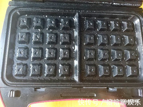 难度|1碗面粉,2个鸡蛋,轻松做出香甜美味的华夫饼,简单易做零难度