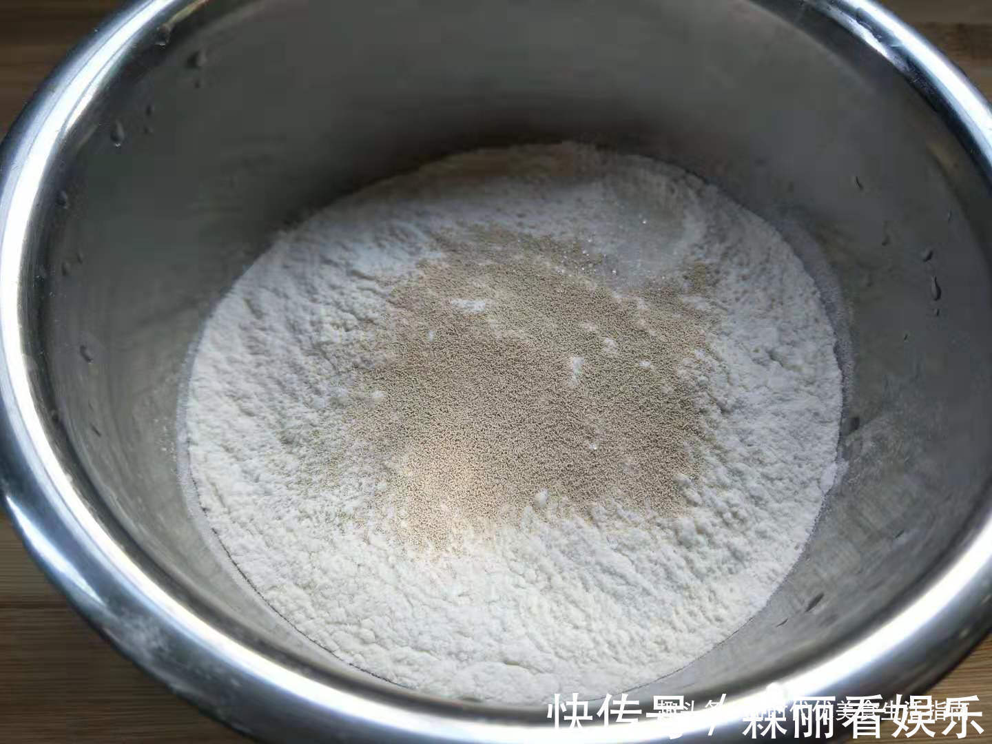 外面30一个的披萨，自己在家做成本只需几块钱，又软又香又划算