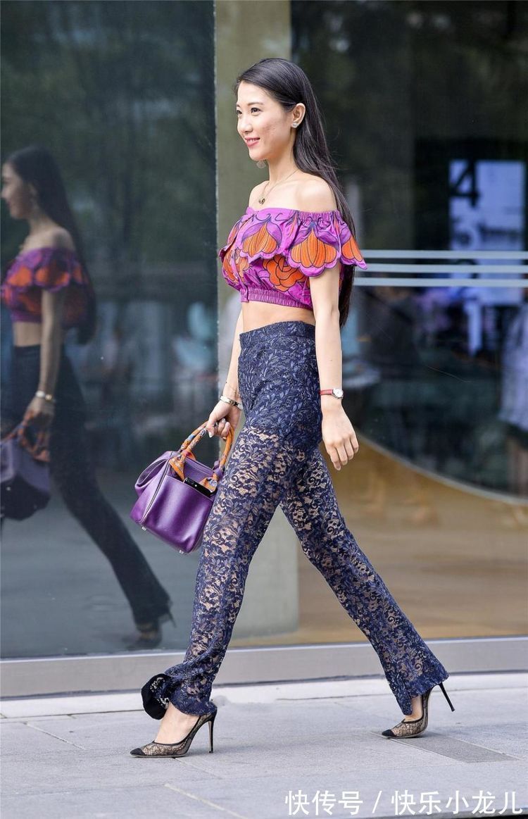 日常穿搭 时髦女生们的日常穿搭,总是呈现出时尚靓丽的美,还穿着洋气
