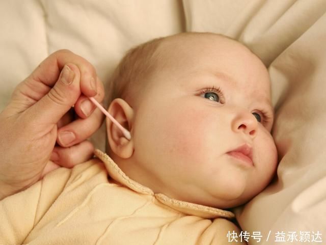 孙子|孙子吵吵耳朵疼,奶奶扒开孩子耳朵一看,里面的情形很恐怖