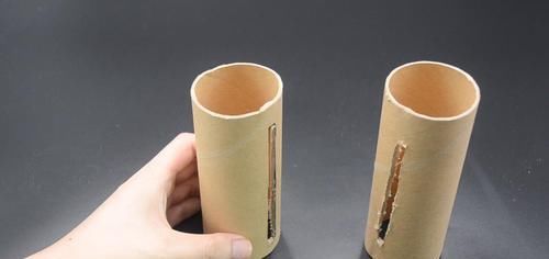  纸筒里面|保鲜袋用完后的纸筒不要扔，原来放在家里特别实用，方法太赞了