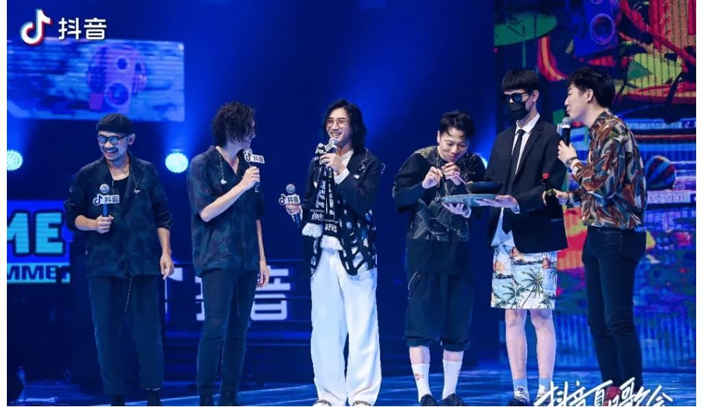 陈粒|抖音夏日歌会落地，线上演出奇点来临