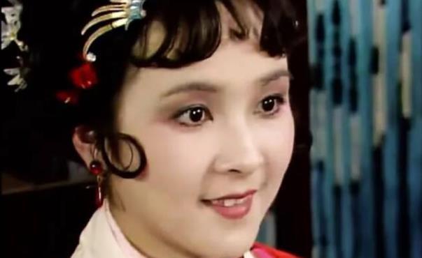 只能|红楼梦中最美的千金小姐,林黛玉只能垫底,其她三位是谁?