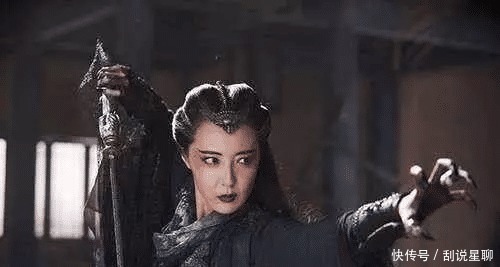 陈玄风@九阴白骨爪在射雕中是很菜的武功,怎么到了倚天屠龙记很牛了呢?