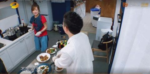 蘇有朋|中餐廳把黃曉明請來又不開撕，芒果臺轉(zhuǎn)性了？我看沒那么簡單