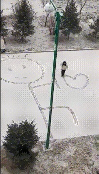 |搞笑GIF:看这切蛋糕的操作,强迫症人群看了会很舒服