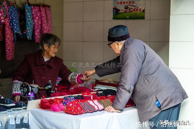 出租车|藏在秦岭的陕南小城，常住人口只有7000，街上仅有一辆出租车