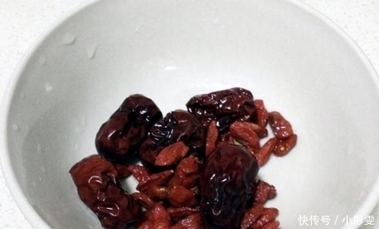 猪蹄|这肉吃得越多,身体越棒,再贵也得咬牙买3斤,孩子多吃强身健体