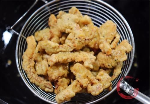 小酥肉|大厨:炸酥肉正宗的做法,面糊是基础,白酒是关键,花椒才是灵魂