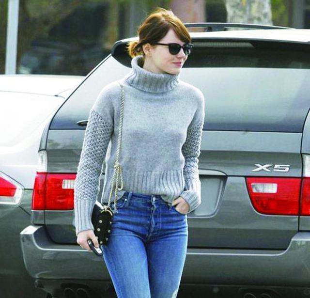 小个子秋冬怎么穿? 试试最近流行的“九分裤+及踝靴”, 显高时髦