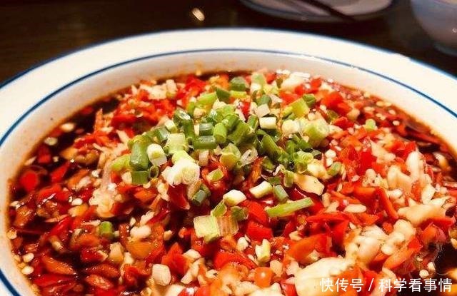 浙江唯一“吃辣”城市,被称为辣的巅峰,街头小吃让你辣到流泪