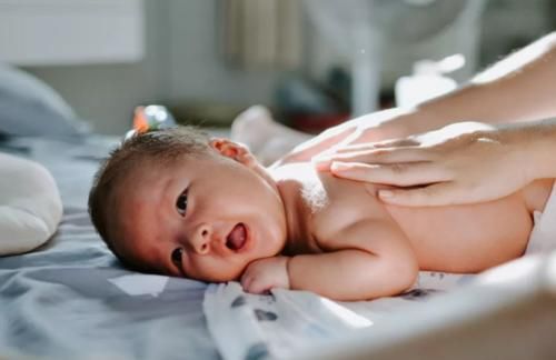 西尔斯|宝宝在婴儿时期是否好带,大多在孕期就已经有预兆,准妈妈别忽视