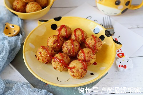 剩米饭新做法，既是早餐，也是零食，上桌就被抢光，比蛋炒饭好吃