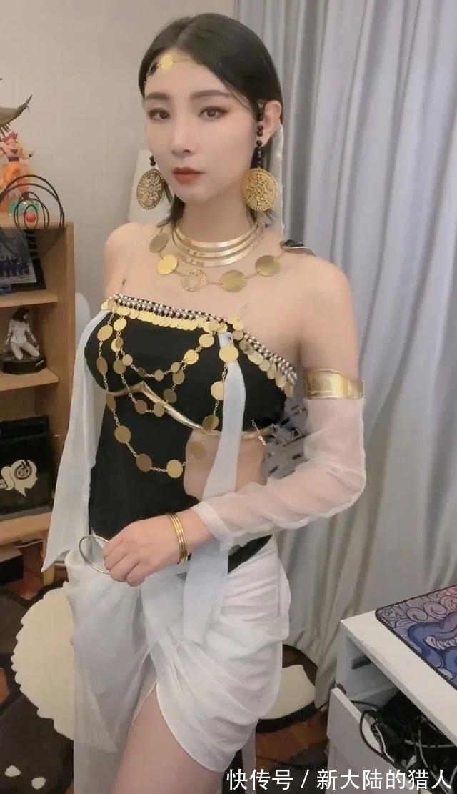 胡桃|周淑怡cos胡桃,好看但没感觉?拒绝水友抽黑丝要求:500万也不卖