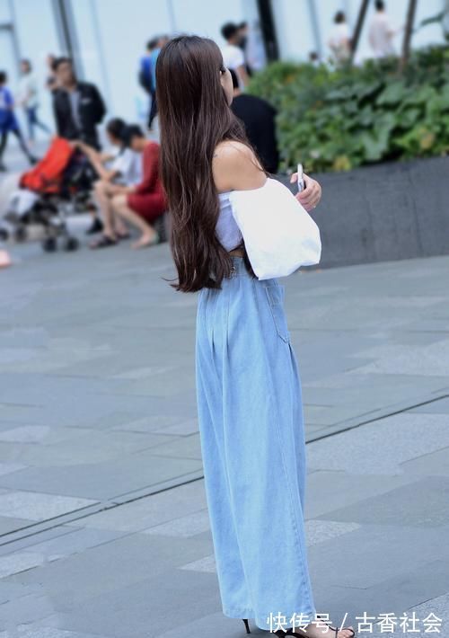 打扮 男人看美女，打扮亮眼重要，还是穿搭性感更重要