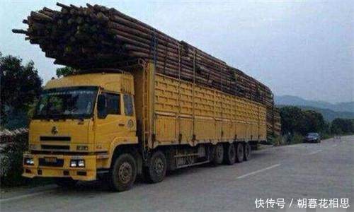 卡车超载有新招 这样的货车让交警叔叔都心惊胆战 快资讯