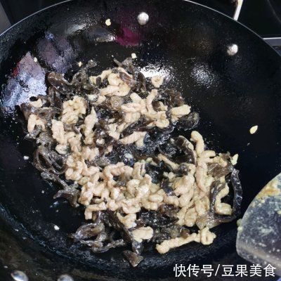 黑木耳|这道京酱肉丝夹馍到底是谁发明的，我吃了半碗都不解馋